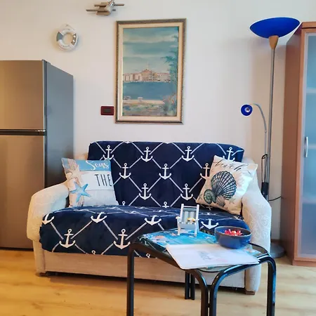 Mediterranean Style With Free Parking Apartment