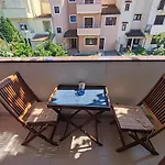 Mediterranean Style With Free Parking Lejlighed *