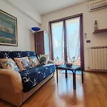 Mediterranean Style With Free Parking Lejlighed *