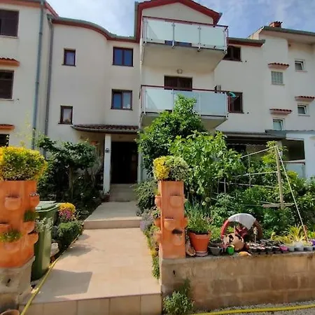 Cosy & Quiet Kercan 2 With Free Parking Apartment *
