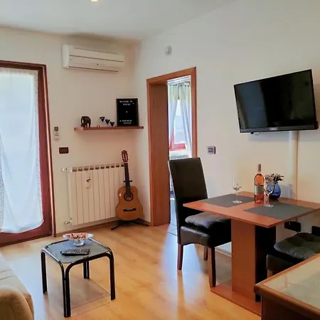 Apartment Cosy & Quiet Kercan 2 With Free Parking
